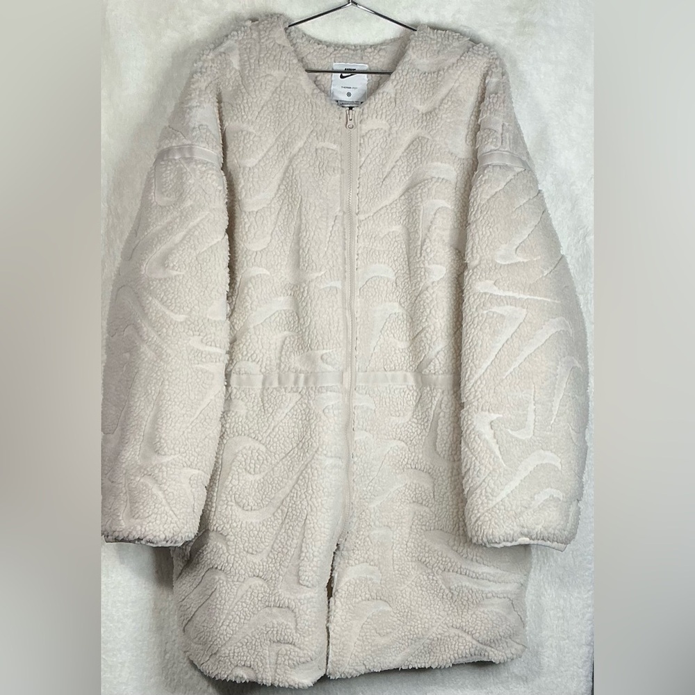 Nike Women's Off-White Teddy Jacket THERMA-FIT - Picture 4 of 11